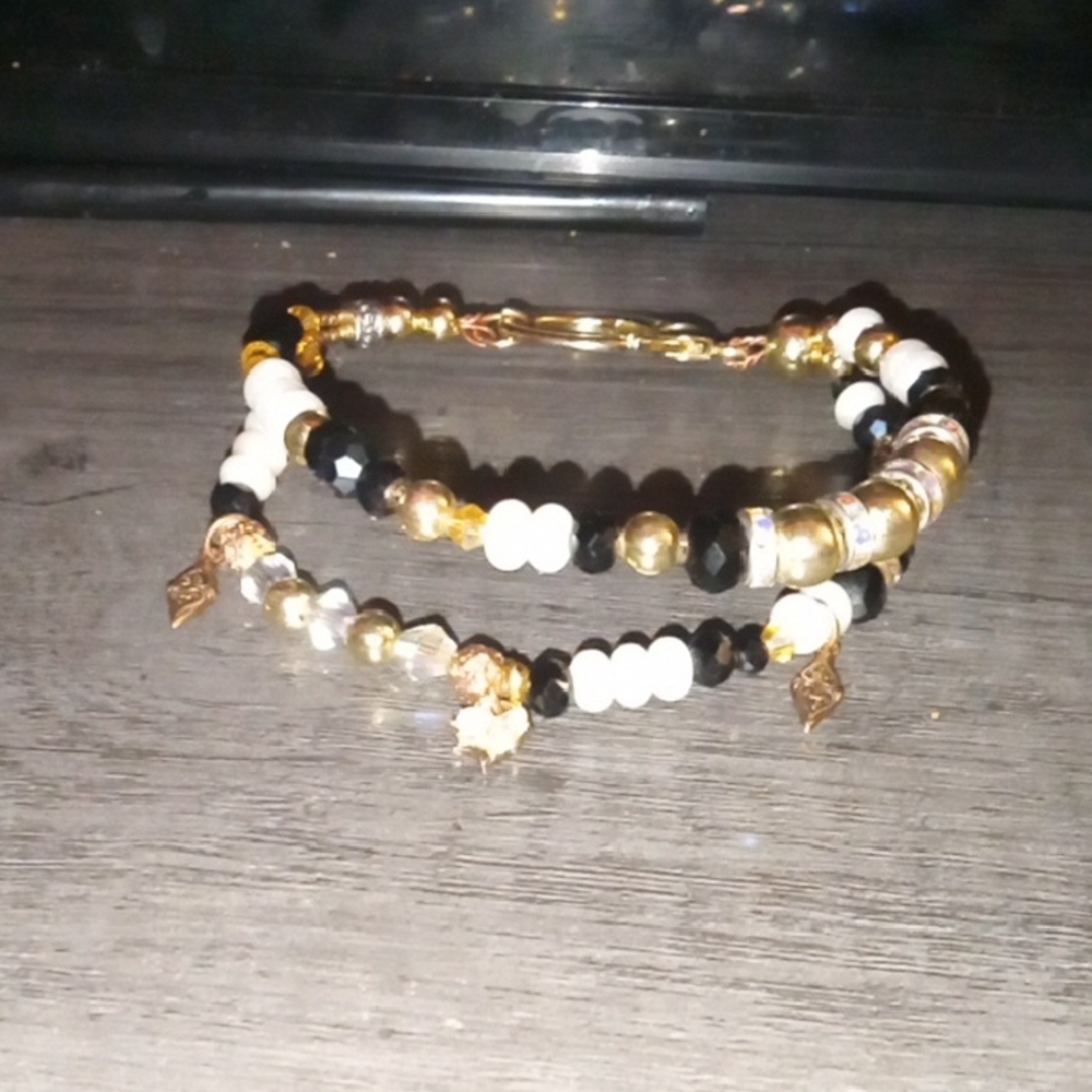Elegant Gold and Black Beaded Bracelet